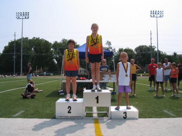 Bantam Girls 800m medalists - Heather 1st, Morgan 2nd